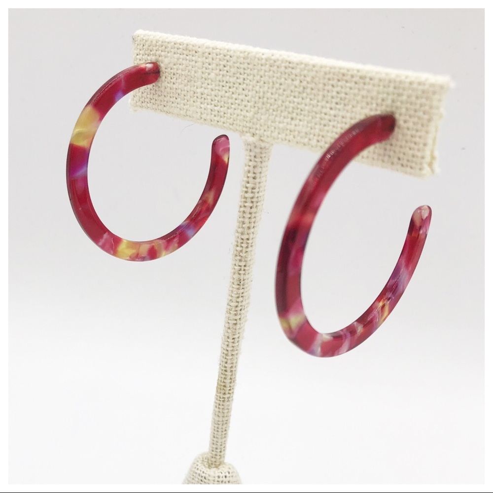 RED ACRYLIC LIGHTWEIGHT HOOP EARRINGS - Picture 2 of 8